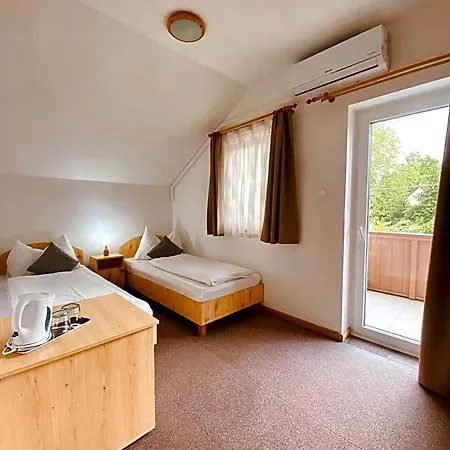 Sommer Panzio 住宿加早餐酒店 3*