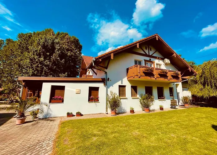 Sommer Panzió Frühstückspension Balatonföldvár