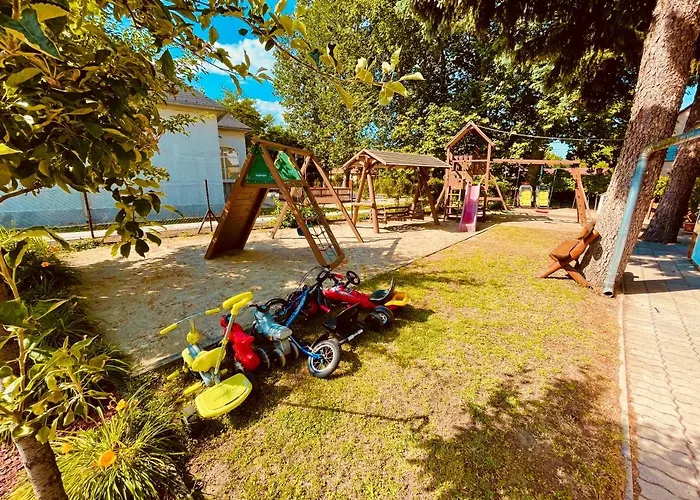 Sommer Panzió Frühstückspension 3*