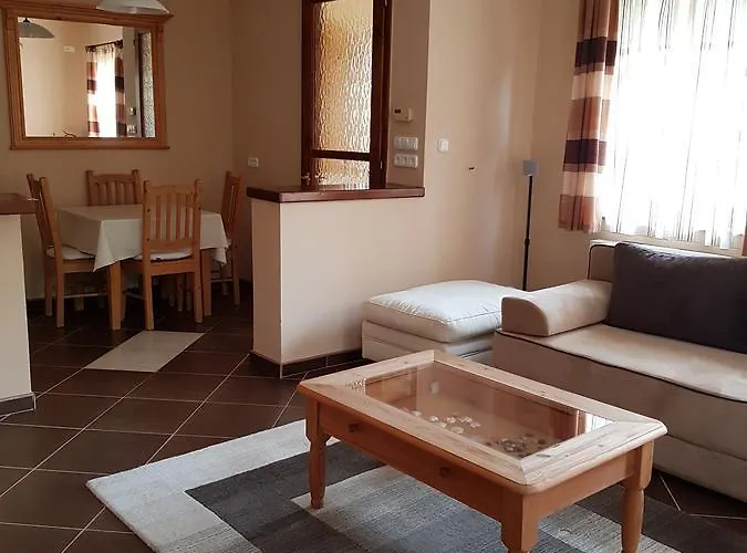 ベッド・アンド・ブレックファスト Sommer Panzio Balatonföldvár