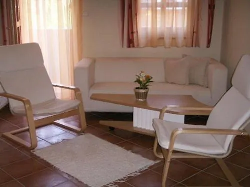 Sommer Panzio ベッド・アンド・ブレックファスト 3*